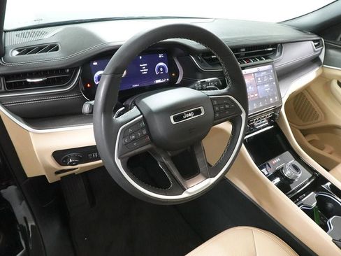 Used 2023 Jeep Grand Cherokee L Limited w/ Luxury Tech Group II image 27