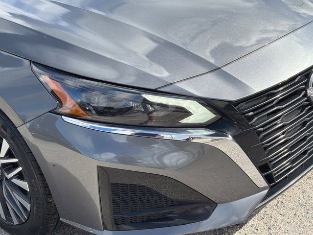 Used 2025 Nissan Altima 2.5 SV FWD image 9