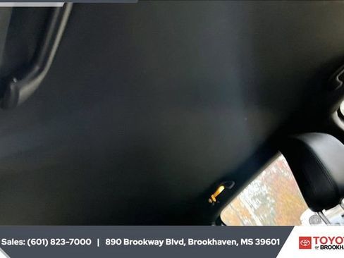 Used 2024 Jeep Compass Limited image 16