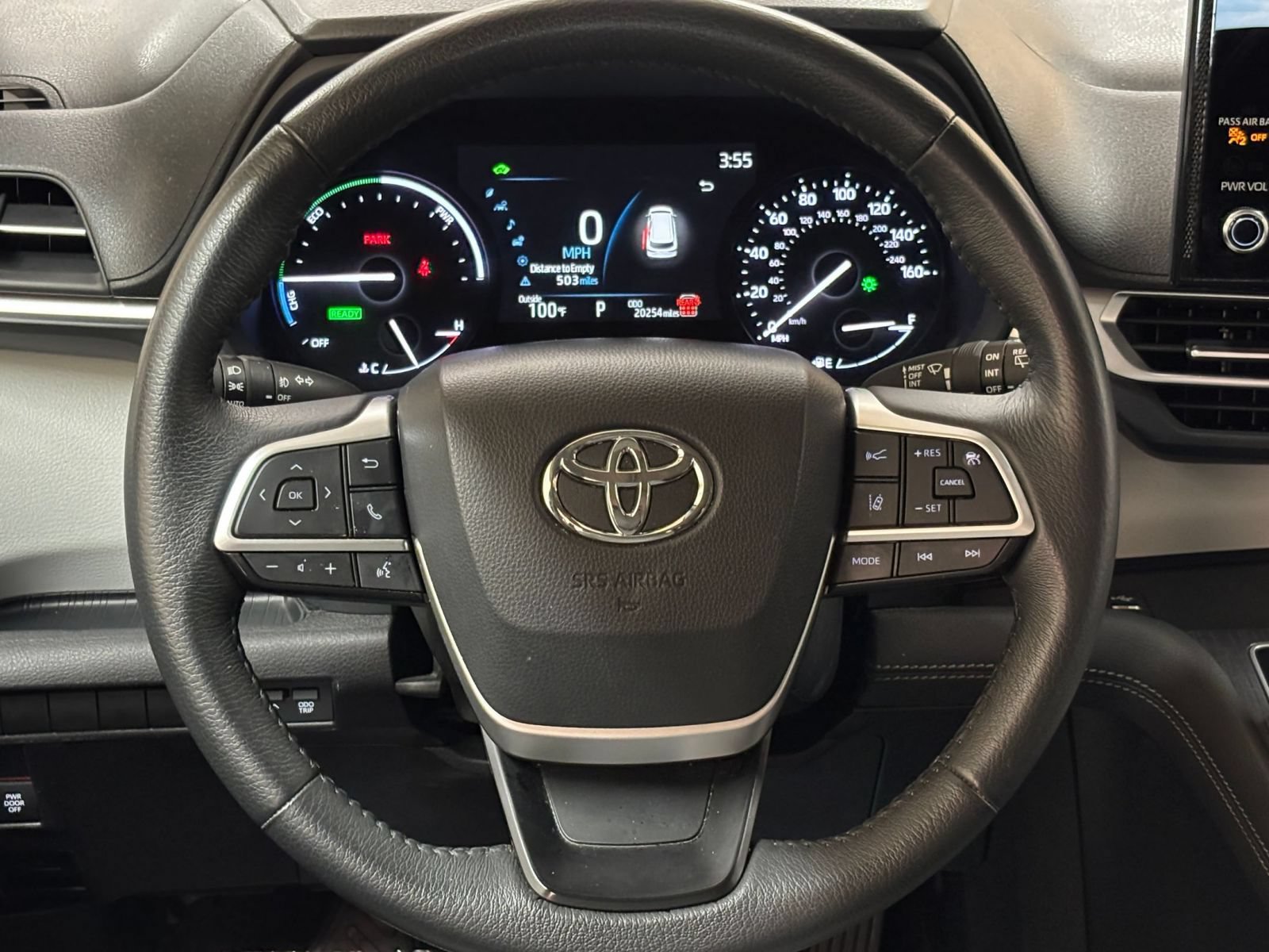 Used 2025 Toyota Sienna XLE FWD image 28