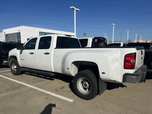Used 2021 Chevrolet Suburban Z71 w/ Luxury Package image 8