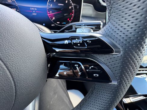 Used 2026 Mercedes-Benz GLC 300 4MATIC image 31