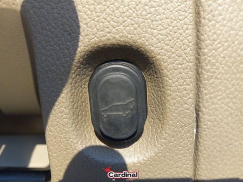 Used 2020 GMC Yukon SLT w/ Open Road Package image 12