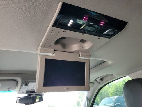 Used 2018 Chevrolet Tahoe Premier AWD/4WD image 40