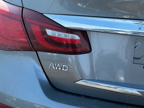 Used 2017 INFINITI Q70 3.7 w/ Technology Package image 37