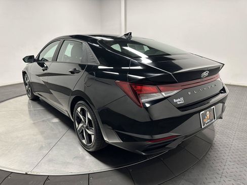 Used 2023 Hyundai Elantra SEL w/ Convenience Package FWD image 9
