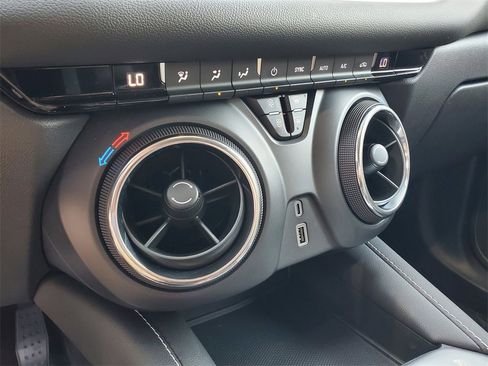 Used 2023 Chevrolet Blazer LT image 29