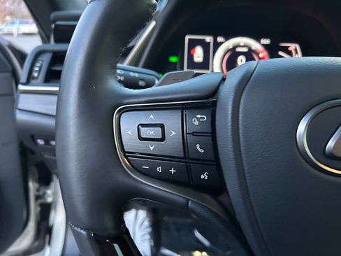 Used 2021 Lexus ES 300h Ultra Luxury image 14