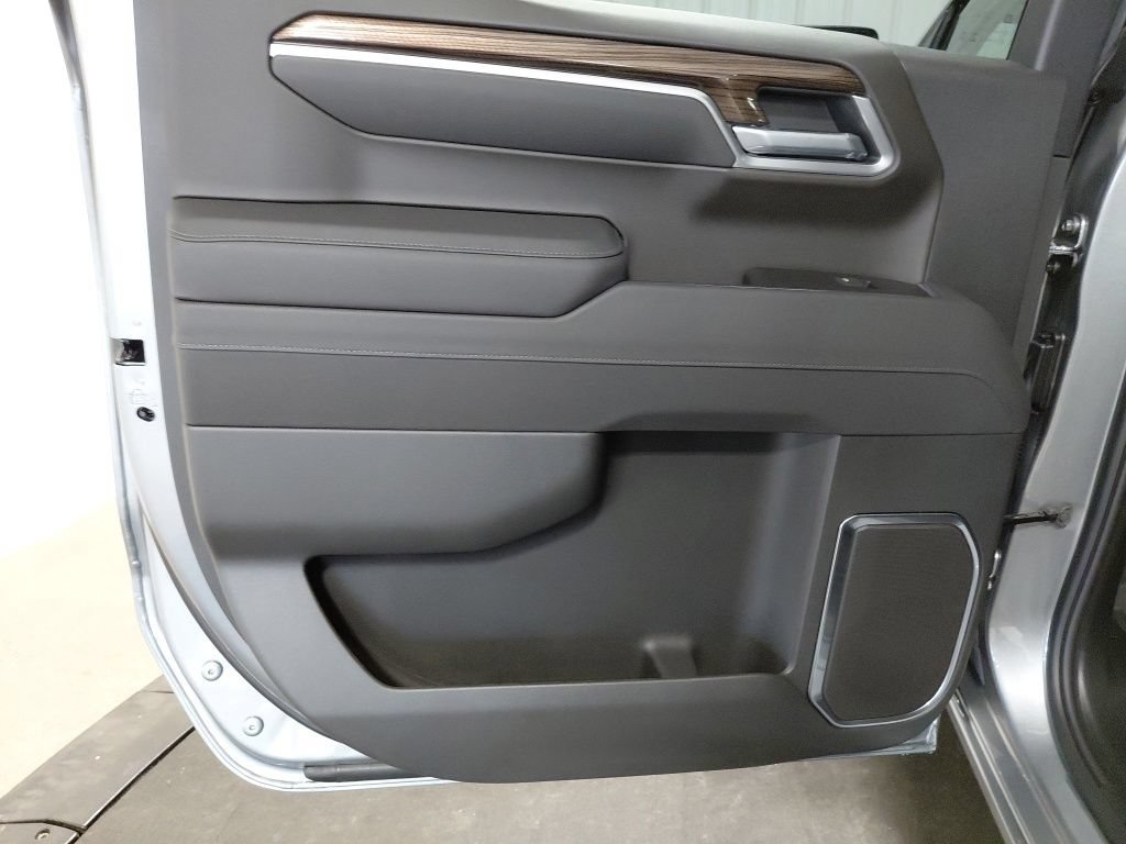 New 2026 Chevrolet Silverado 1500 RST AWD/4WD image 17
