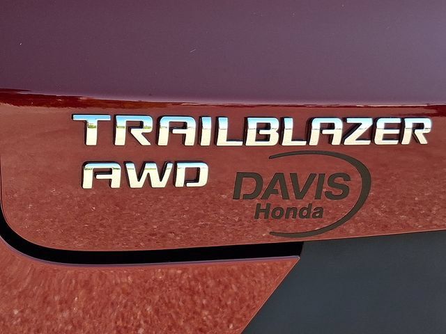 Used 2025 Chevrolet TrailBlazer LT AWD/4WD image 30
