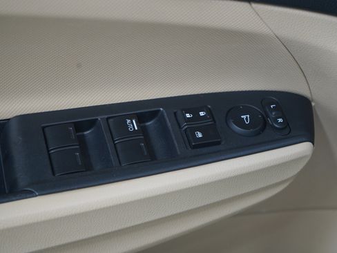 Used 2012 Honda Accord LX image 17