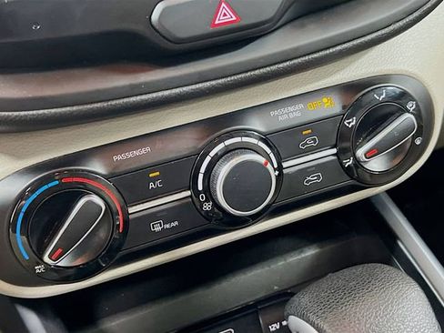 Certified 2023 Kia Soul LX w/ LX Technology Package image 15