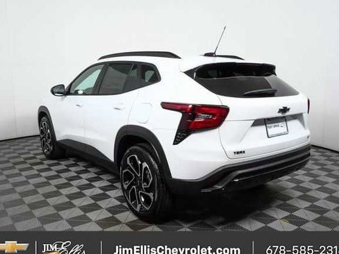 New 2026 Chevrolet Trax RS w/ Sunroof Package image 26