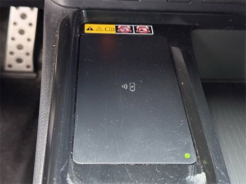 Used 2025 Toyota Camry SE image 21