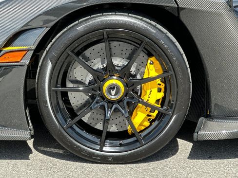 Used 2019 McLaren Senna RWD image 44