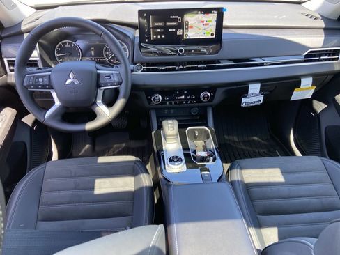 New 2026 Mitsubishi Outlander AWD image 17