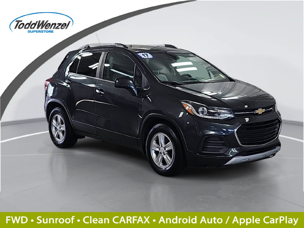 Used 2017 Chevrolet Trax LT w/ Sun & Sound Package FWD image 1