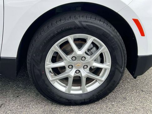 Used 2022 Chevrolet Equinox LS w/ LS Convenience Package image 8