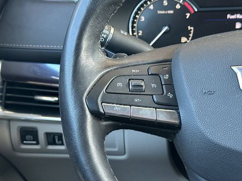 Used 2022 Cadillac XT4 Luxury w/ Cold Weather Package FWD image 31