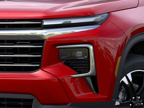 New 2027 Chevrolet Traverse LT w/ Sun and Wheel Package AWD/4WD image 10