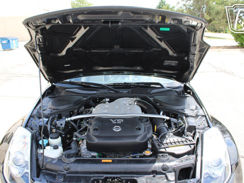 Used 2006 Nissan 350Z Touring RWD image 11