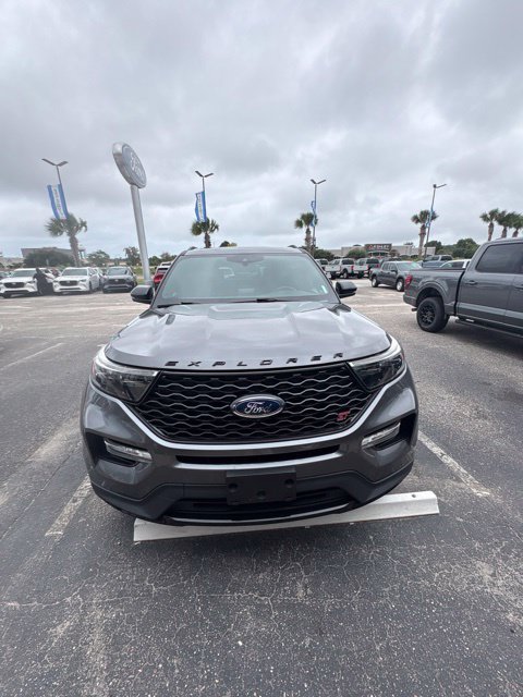 Used 2023 Ford Explorer ST w/ Equipment Group 401A AWD/4WD image 2