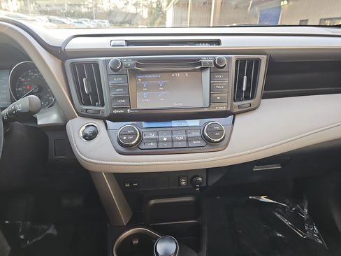 Used 2018 Toyota RAV4 XLE image 22