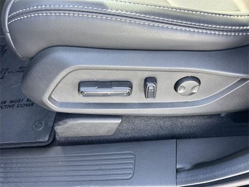 Used 2025 Honda Pilot EX-L image 12