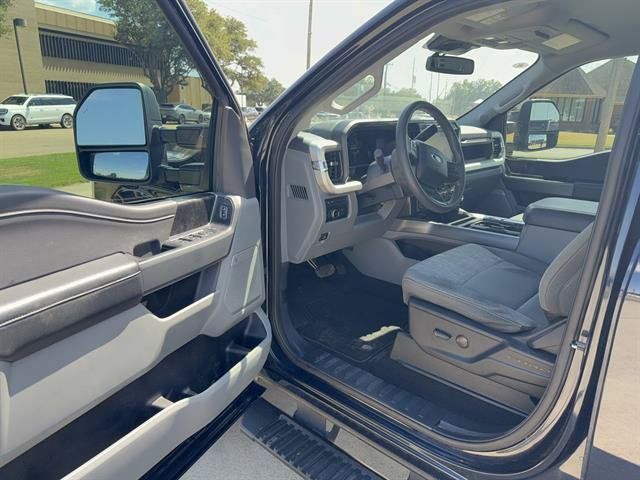 Used 2023 Ford F250 XLT w/ XLT Premium Package AWD/4WD image 7