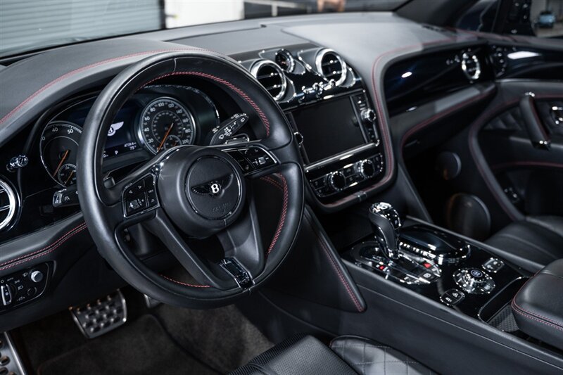 Used 2017 Bentley Bentayga AWD/4WD image 51