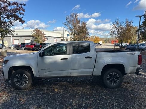 Used 2022 Chevrolet Colorado Z71 image 2