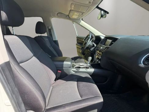Used 2019 Nissan Pathfinder SV FWD image 10