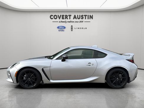 Used 2023 Toyota GR86 Premium image 2