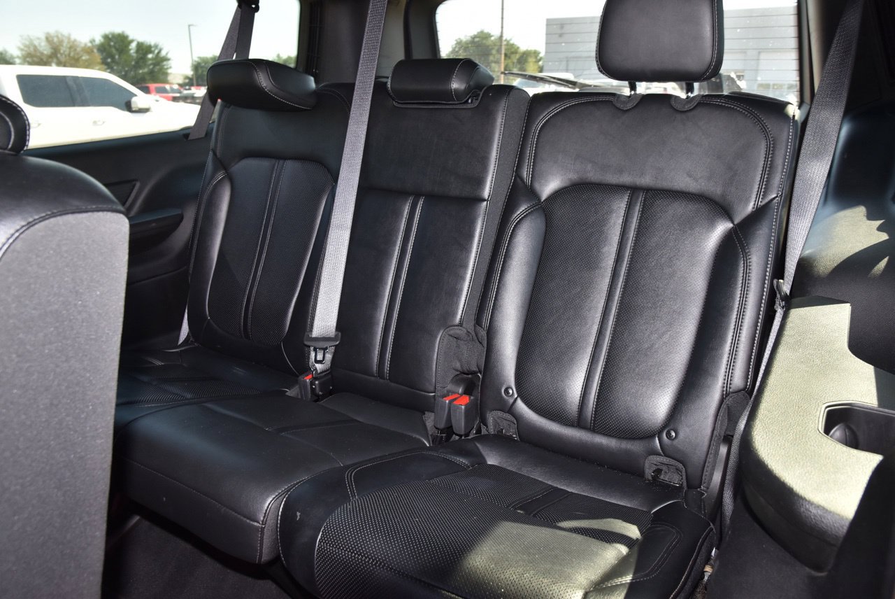 Used 2024 Jeep Wagoneer L Series II RWD image 13