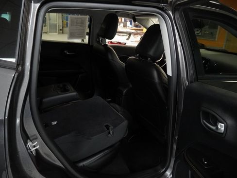 Used 2018 Jeep Compass Limited w/ Navigation Group image 24