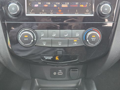 Used 2020 Nissan Rogue Sport S FWD image 15