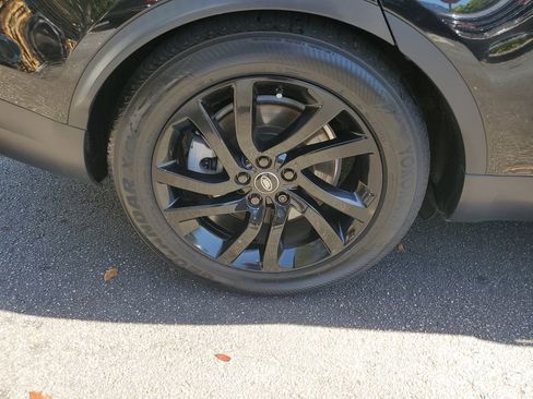 Used 2019 Land Rover Discovery HSE image 7