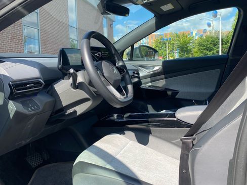 Certified 2023 Volkswagen ID.4 Pro AWD/4WD image 8