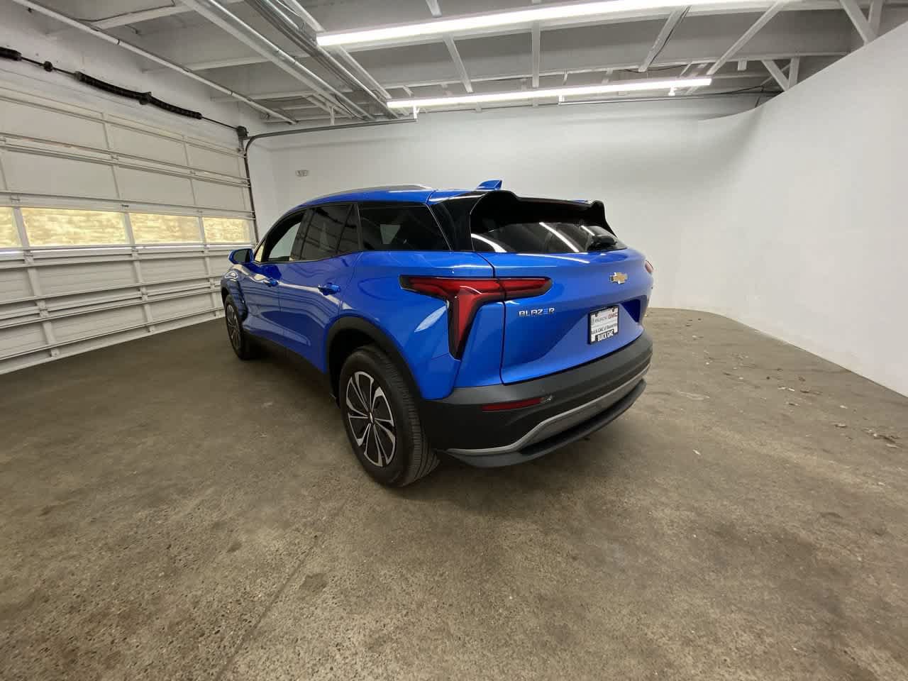 Used 2024 Chevrolet Blazer EV LT AWD/4WD image 4