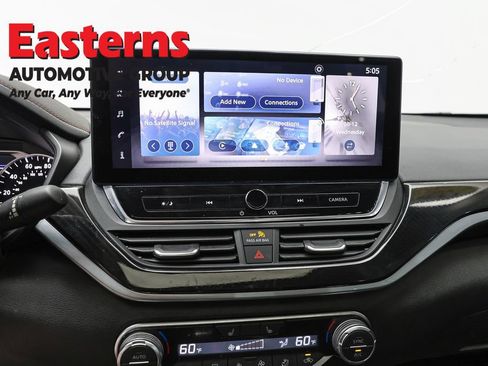 Used 2025 Nissan Altima 2.5 SR w/ SR Premium Package FWD image 12