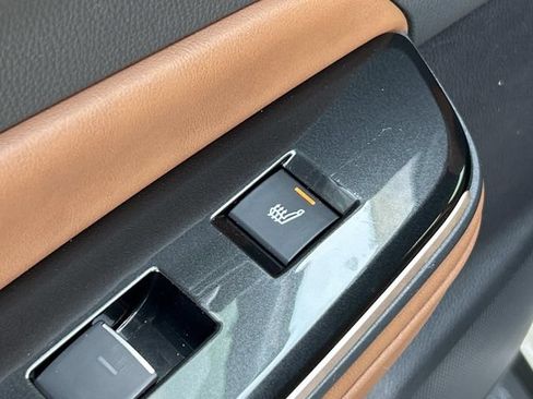Used 2025 Toyota Crown Signia AWD/4WD image 22