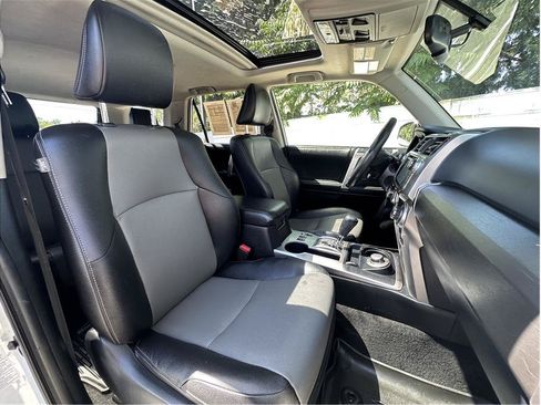 Used 2017 Toyota 4Runner SR5 Premium AWD/4WD image 4