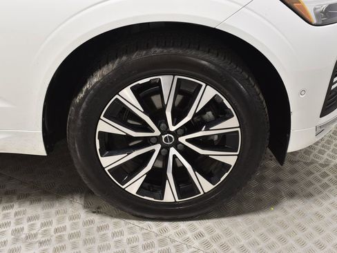 Used 2023 Volvo XC60 B5 Plus image 37