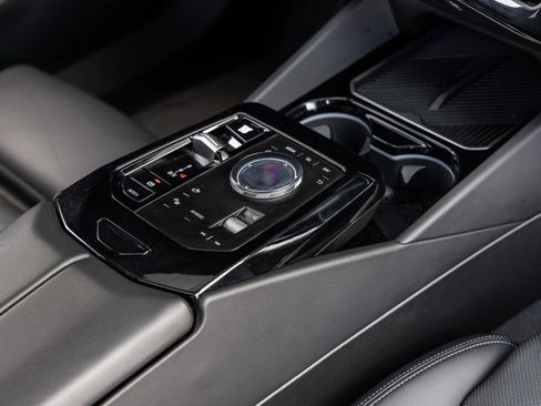 Used 2024 BMW 530i xDrive 530i xDrive image 48