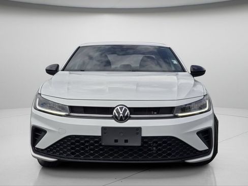 Used 2025 Volkswagen Jetta Sport FWD image 3