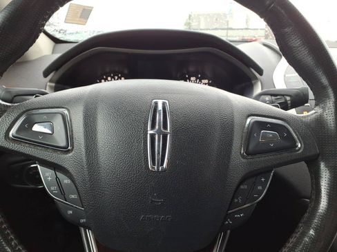 Used 2013 Lincoln MKZ AWD image 18