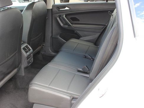 Used 2019 Volkswagen Tiguan SE w/ Panoramic Sunroof Package AWD/4WD image 5