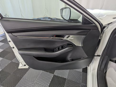 Used 2022 MAZDA MAZDA3 s FWD image 13
