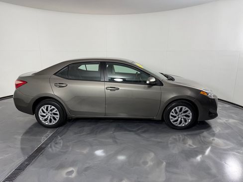 Used 2019 Toyota Corolla LE FWD image 4