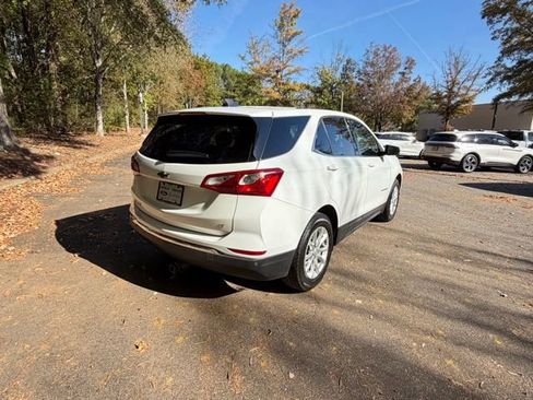 Used 2018 Chevrolet Equinox LT image 18